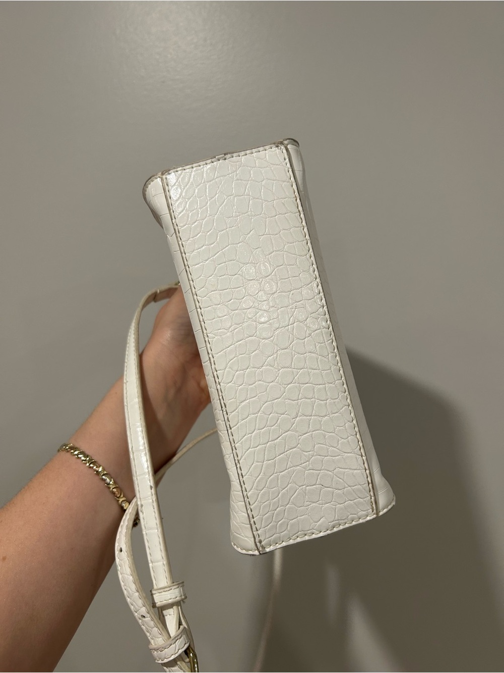White Croc-Embossed Top-Handle Crossbody Bag - Picture 3 of 3